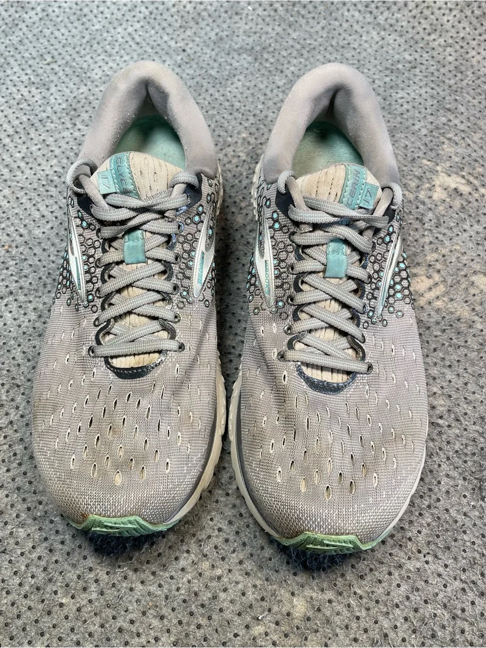 Brooks Glycerin 17 Grey Running Shoes Size 11 Women’s